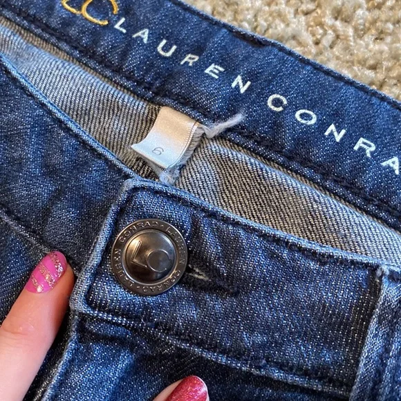 LC Lauren Conrad 5 pocket dark wash Jean capris. - Picture 2 of 4